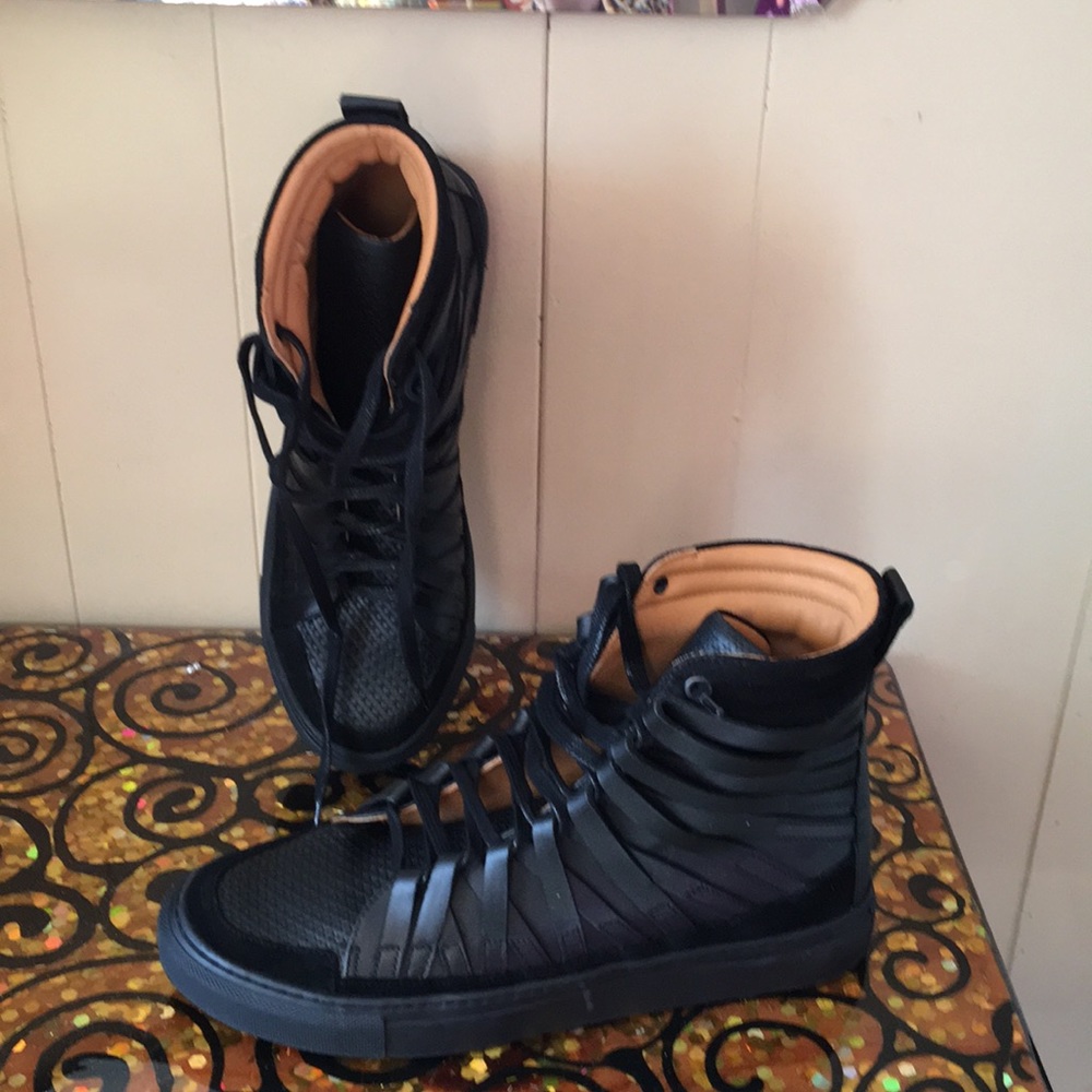 Designer High Top Sneakers